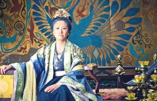 Tian Ling trong vai Từ Hy Thái hậu của triều đại nhà Tống - Một người mẹ chính trực, nhân hậu, đầy lòng bao dung